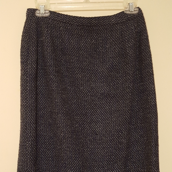 Women's Original Gianni Wool Skirt Set - Picture 3 of 8